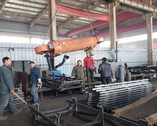 山西唯和達機械：發(fā)往霍州的導向滑靴，油缸！